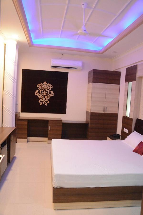 Hotel Kunwer Palace Orchha Exterior photo