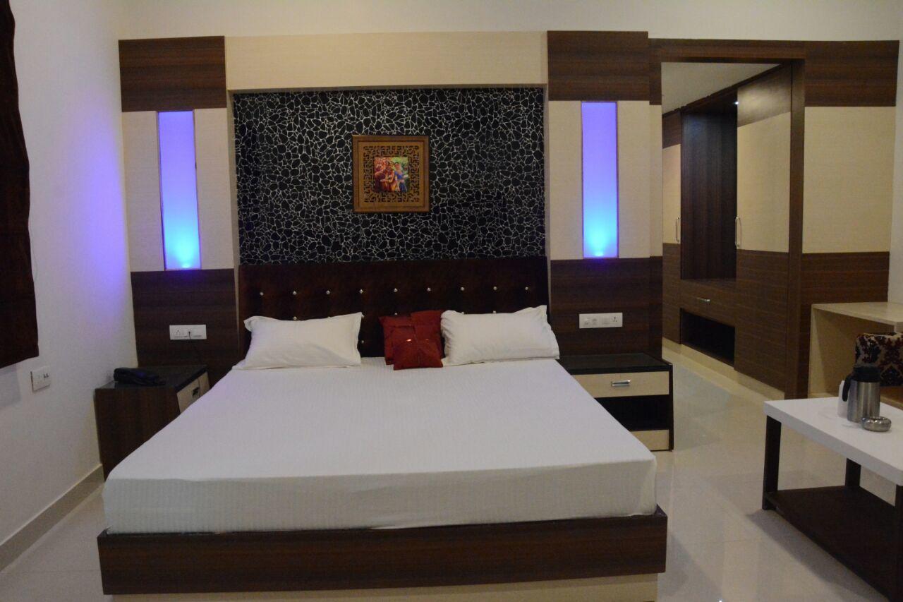 Hotel Kunwer Palace Orchha Exterior photo