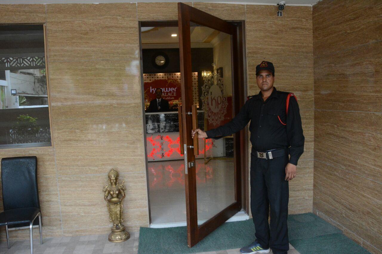 Hotel Kunwer Palace Orchha Exterior photo